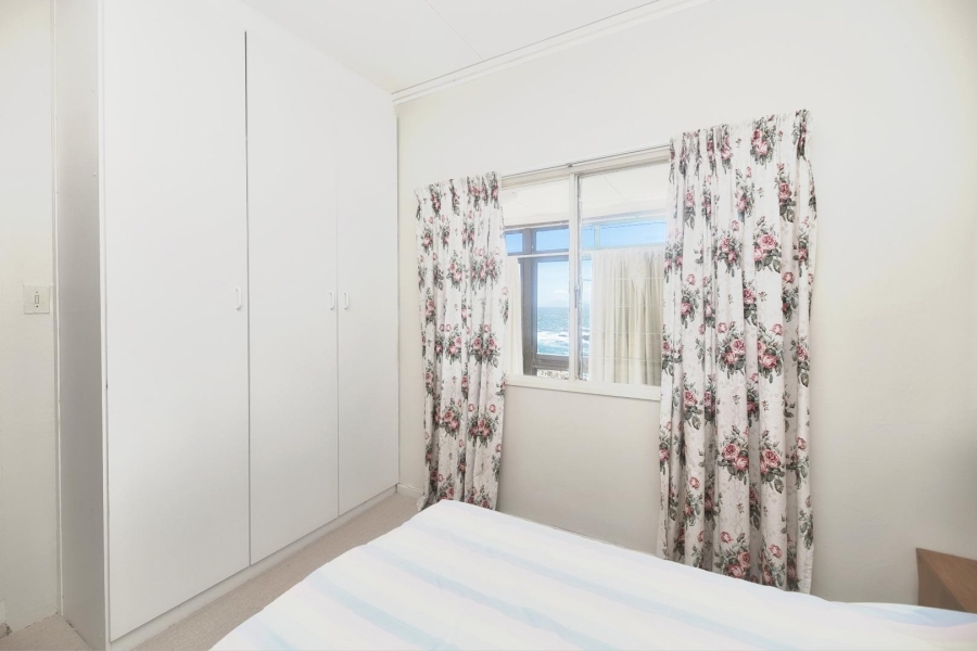 5 Bedroom Property for Sale in De Kelders Western Cape